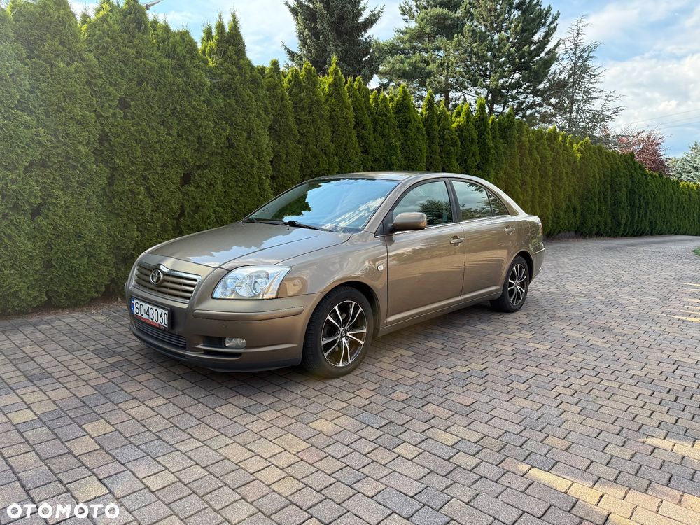 Toyota Avensis - 18