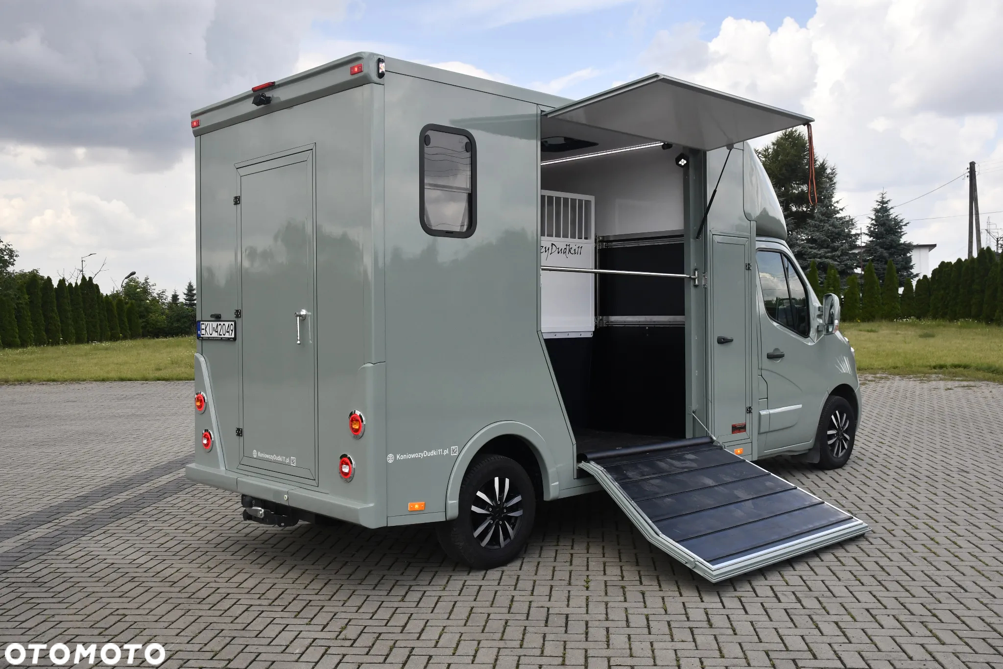 Renault Master Koniowóz - 10