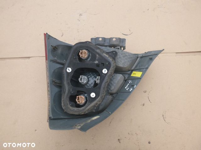 LAMPA LEWY TYŁ LEWA TYLNA HONDA CIVIC VII 5D LIFT HB - 21