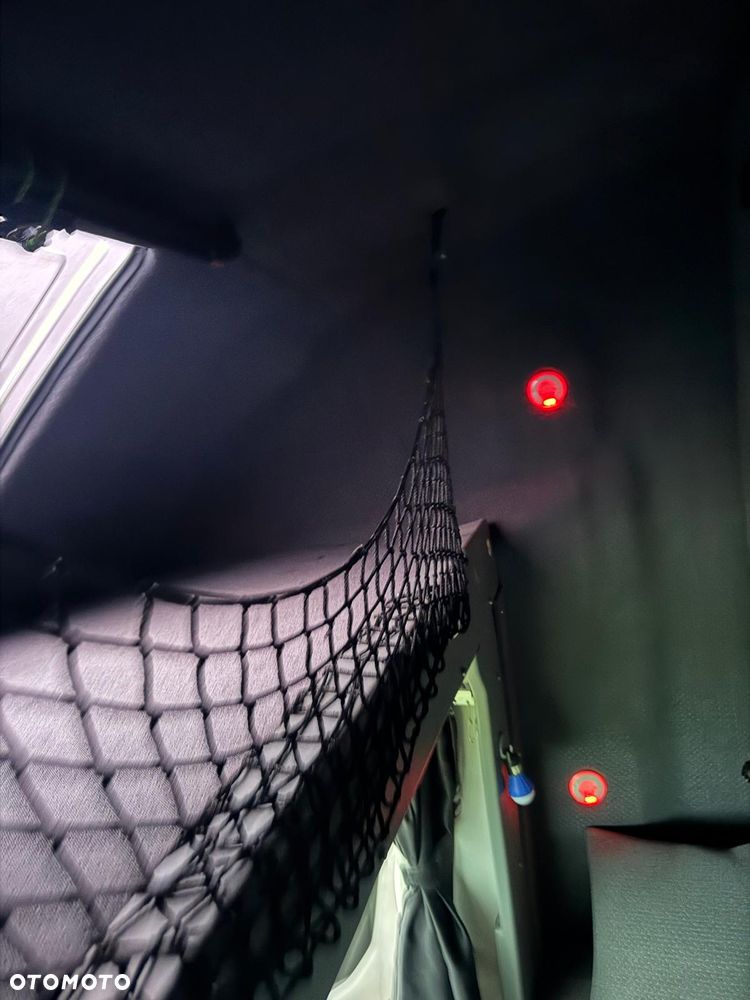 Volkswagen Crafter - 13