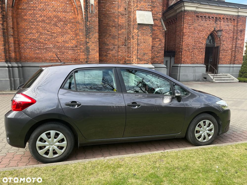 Toyota Auris - 5