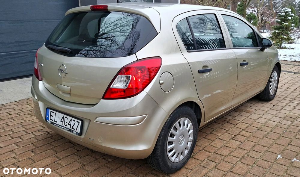 Opel Corsa 1.2 16V Essentia - 5