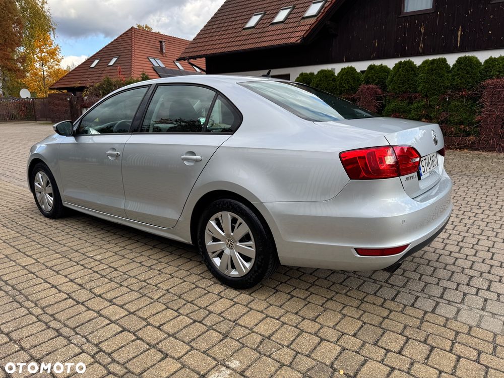 Volkswagen Jetta - 10