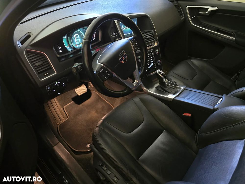 Volvo XC 60 D5 AWD Summum - 3
