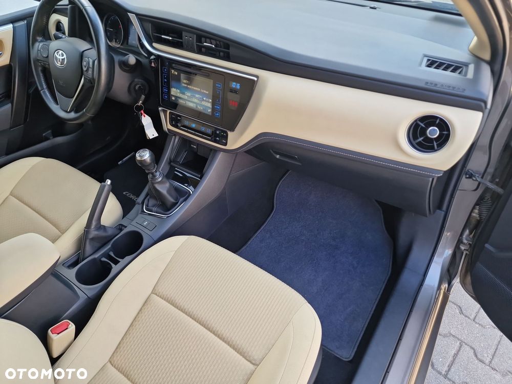 Toyota Corolla 1.6 Premium EU6 - 17