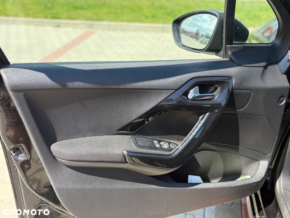 Peugeot 208 1.6 BlueHDi Active S&S - 10