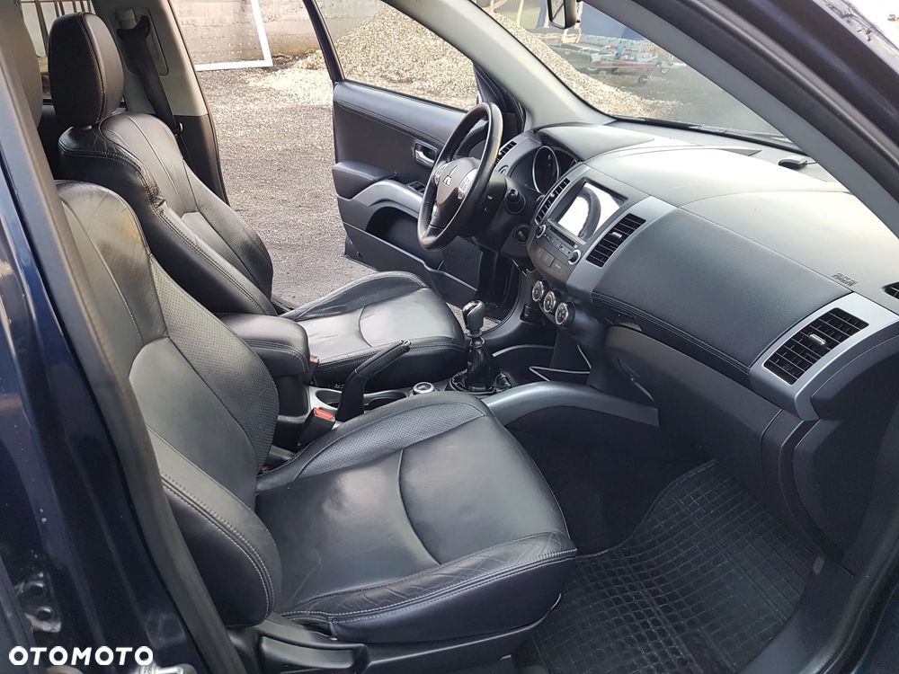 Mitsubishi Outlander 2.0 DID Intense + - 16