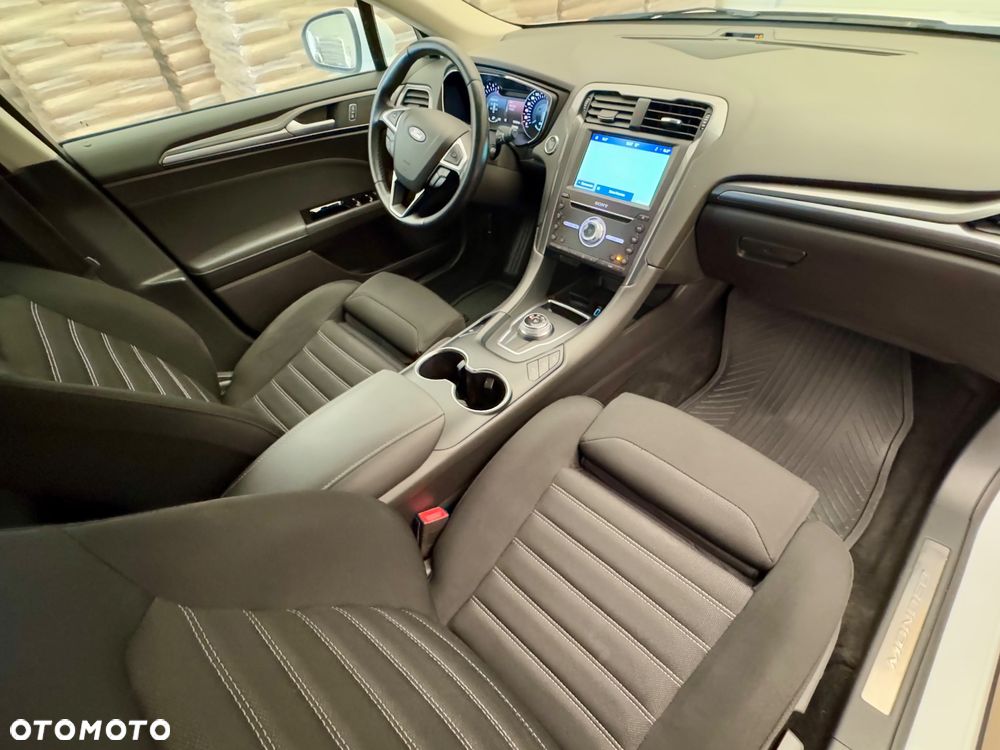 Ford Mondeo 2.0 EcoBlue Titanium - 23
