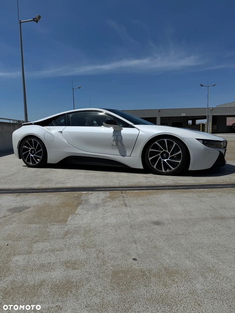 BMW i8 Standard - 8