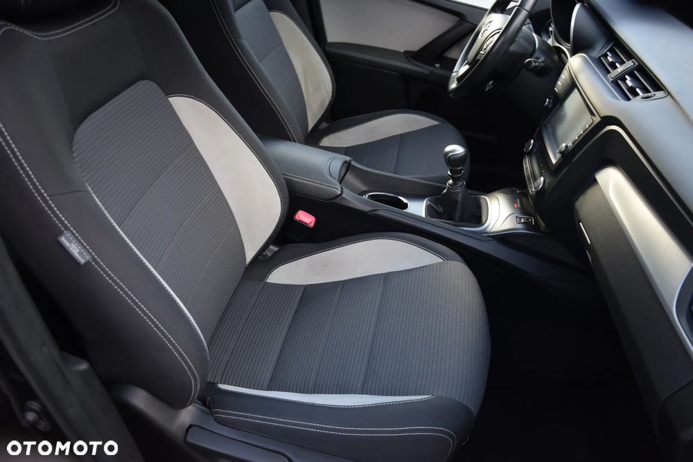 Toyota Avensis 1.8 Edition (2014) - 26