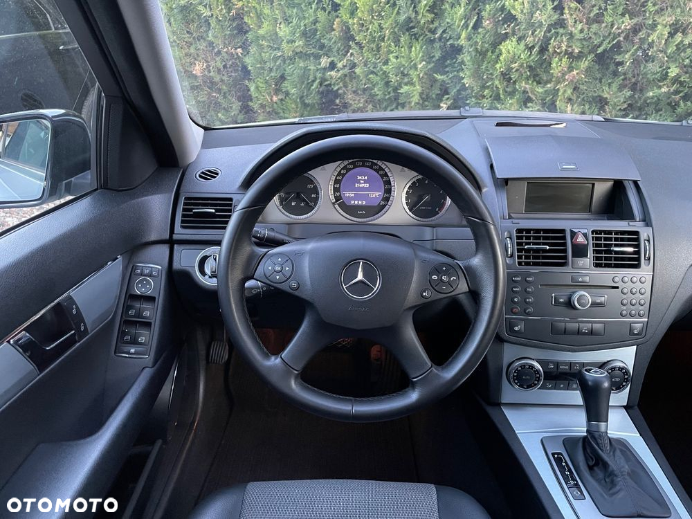 Mercedes-Benz Klasa C 180 T Kompressor Automatik BlueEFFICIENCY Avantgarde - 9