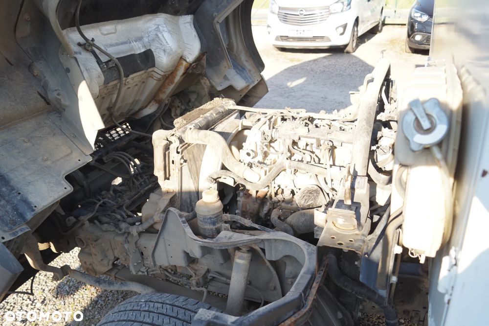 Mitsubishi CENTER FUSO - 38