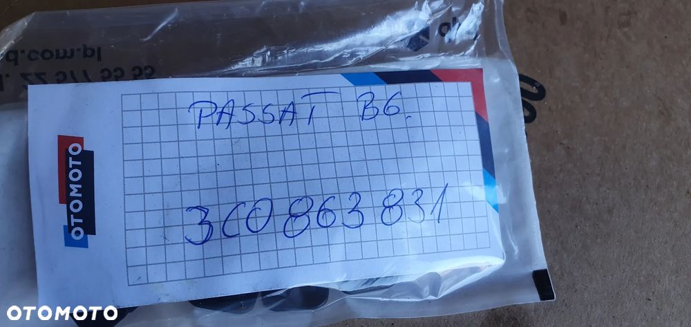 Wygłuszenie maski podbitka spinki VW Passat B6 3C0863831 - 7