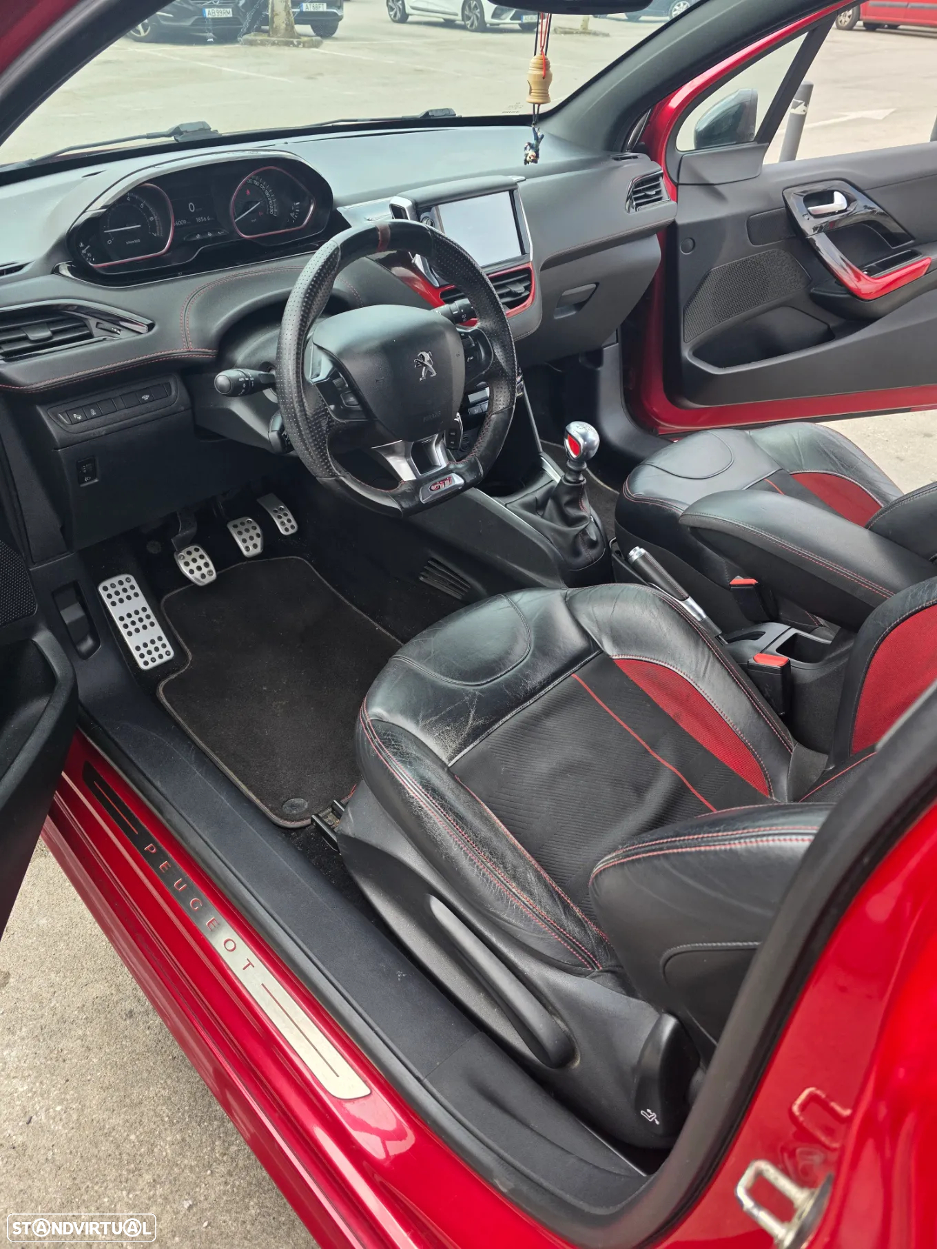 Peugeot 208 1.6 THP GTi - 10
