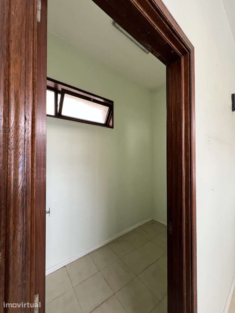 Loja para arrendamento no centro de Vila do Conde — cabeleireira - Grande imagem: 4/6