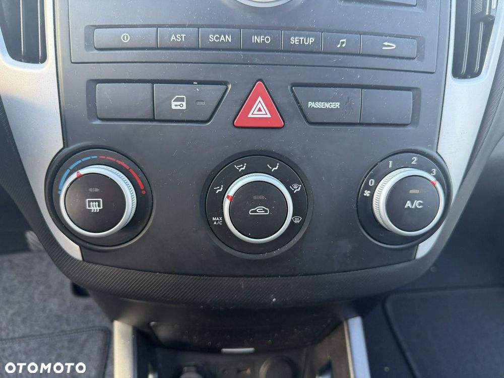 Kia Ceed - 16