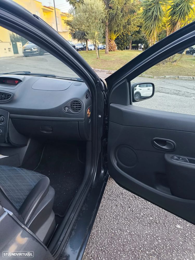 Renault Clio 1.5 dCi Confort - 26