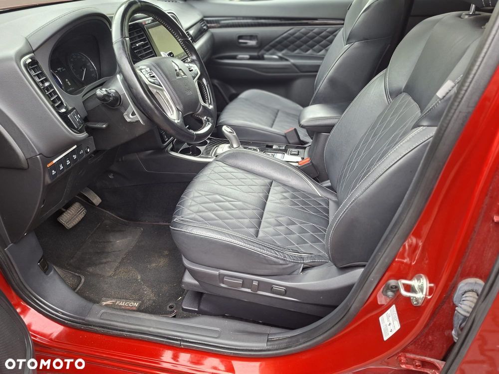 Mitsubishi Outlander 2.4 4WD Diamant+ - 18