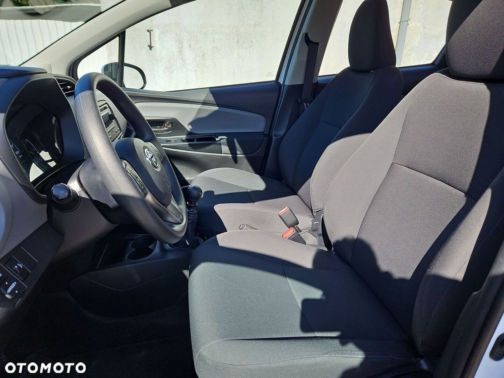 Toyota Yaris - 16