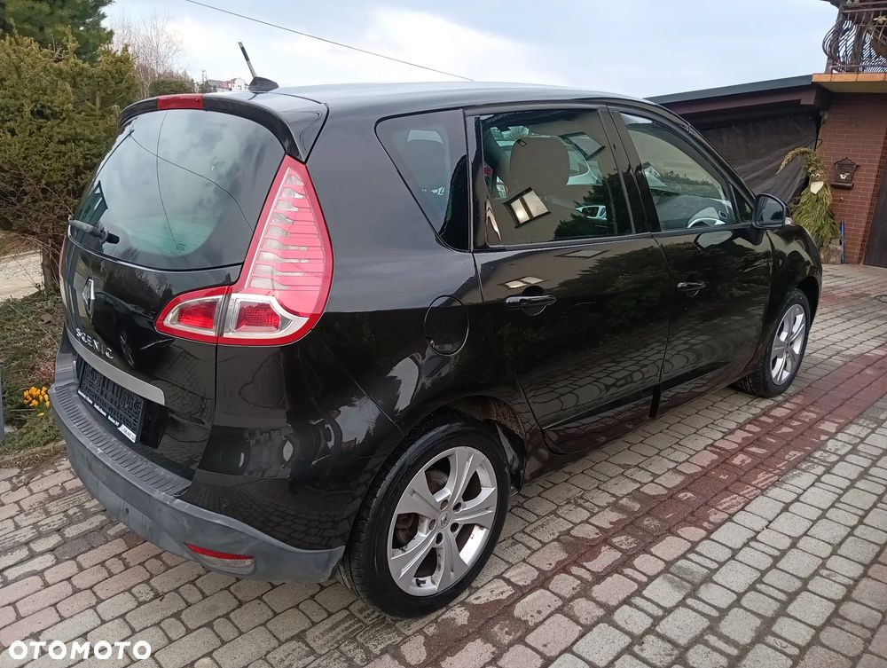 Renault Scenic 1.6 16V 110 Dynamique - 9