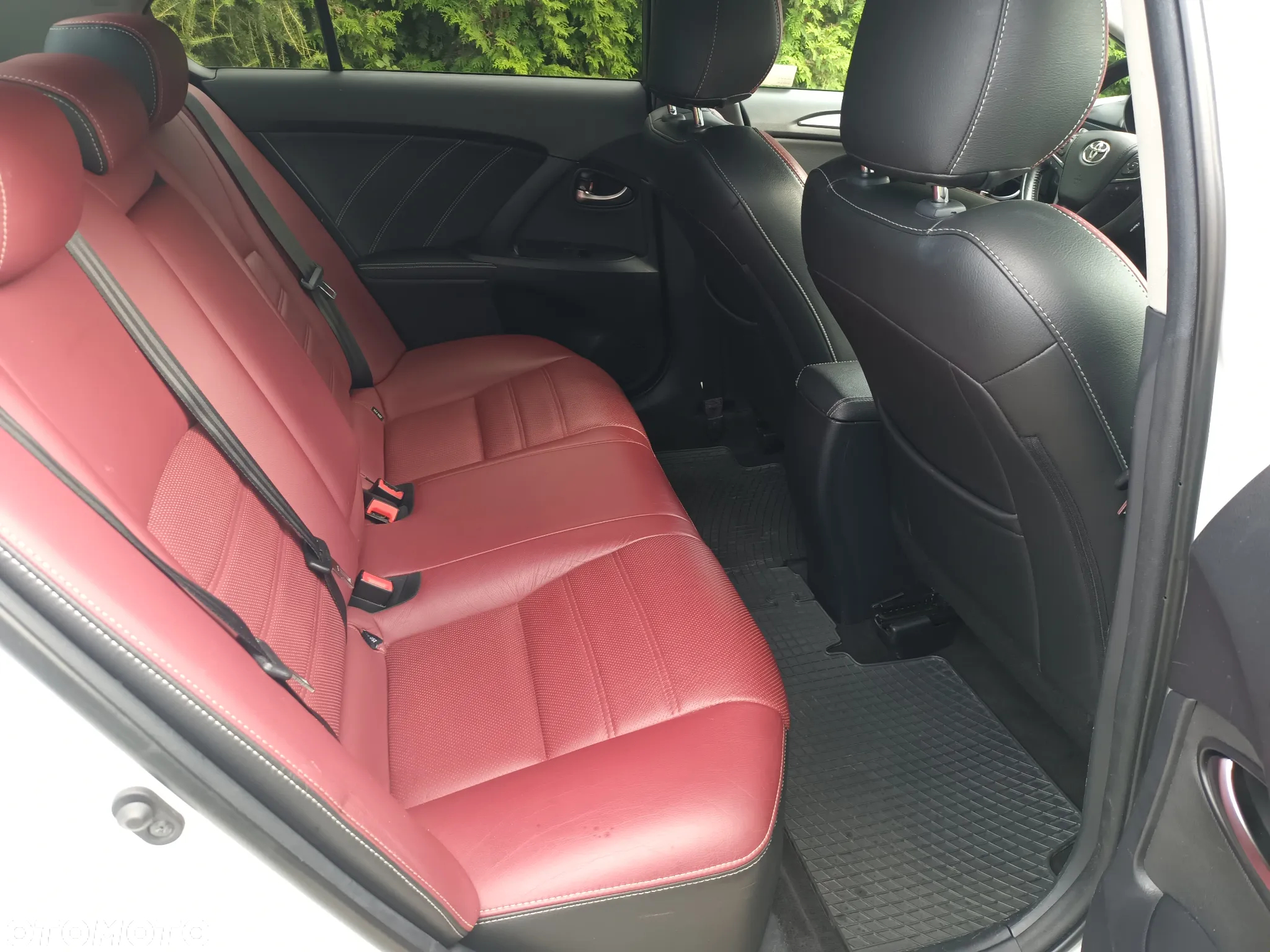 Toyota Avensis 1.8 Selection MS - 12