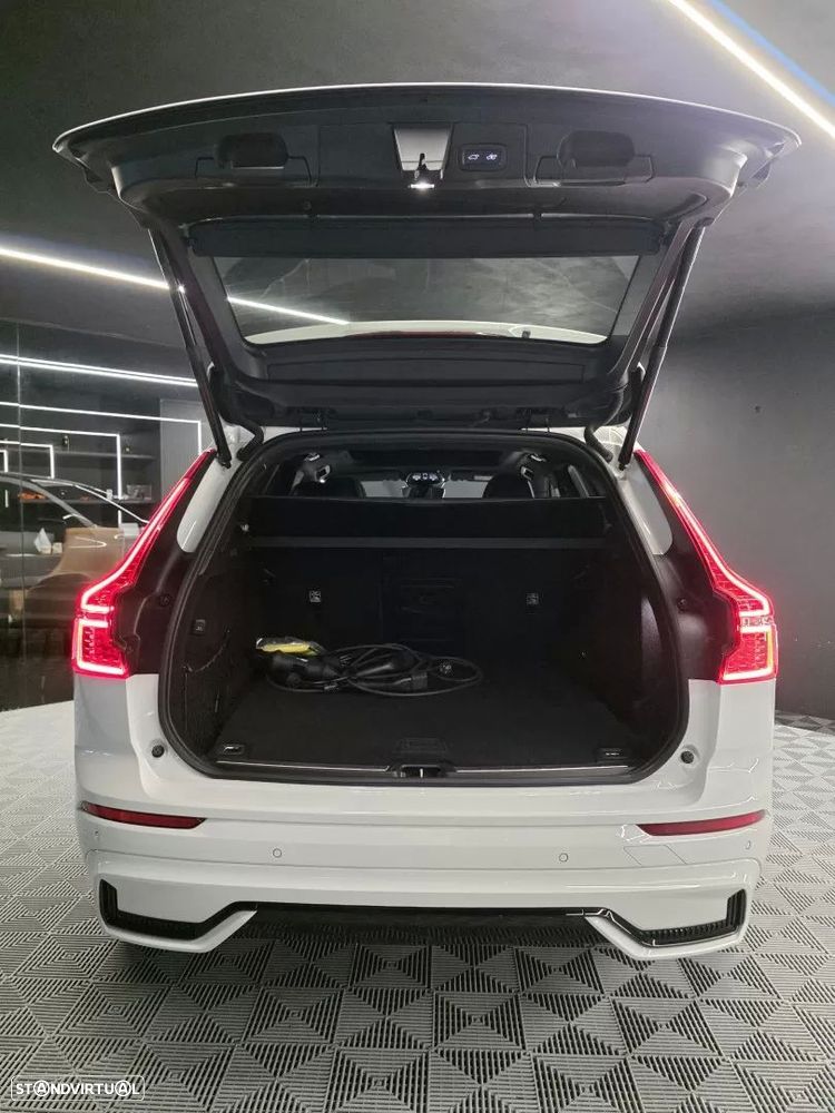 Volvo XC 60 2.0 T6 PHEV R-Design AWD - 19