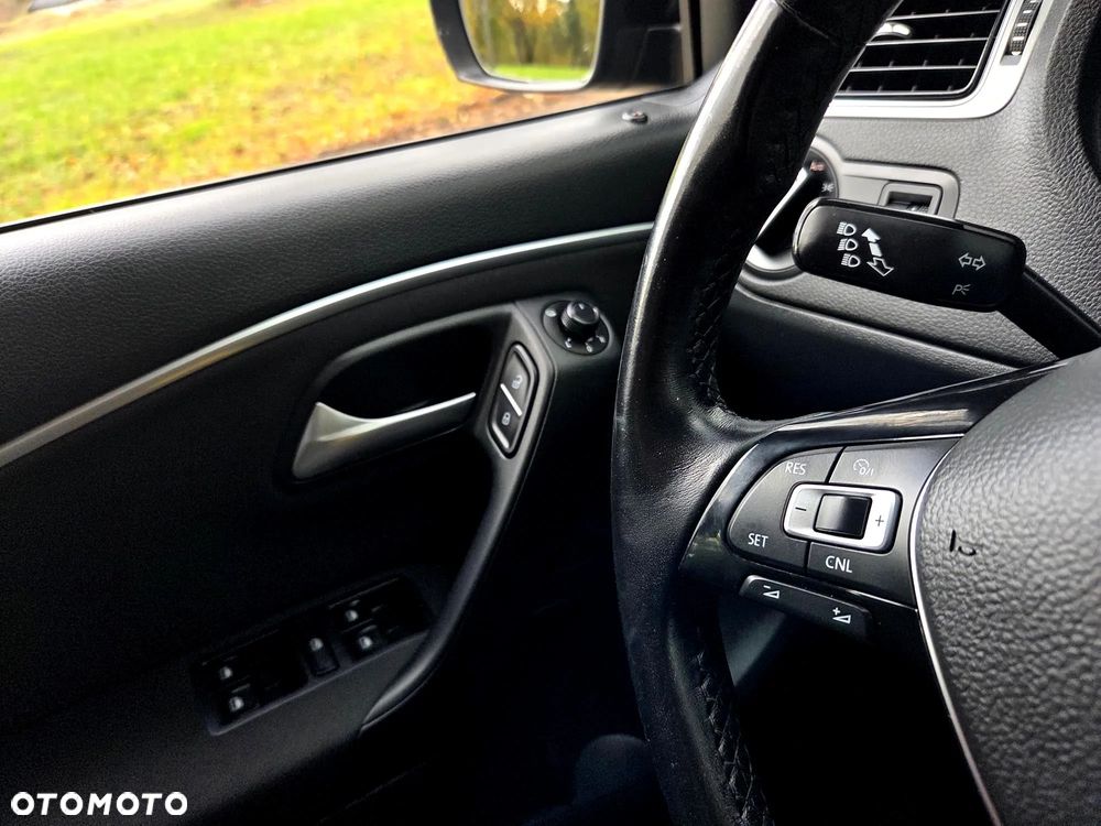 Volkswagen Polo 1.4 TDI Blue Motion Technology Allstar - 34