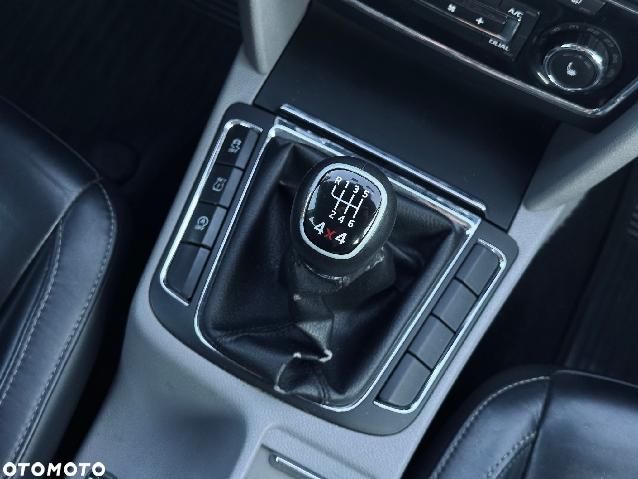 Skoda Superb 2.0 TDI 4x4 Elegance - 11