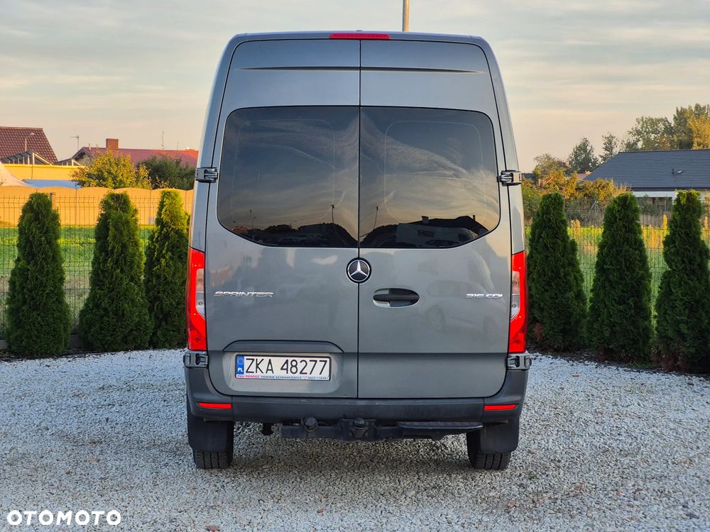 Mercedes-Benz Sprinter - 15