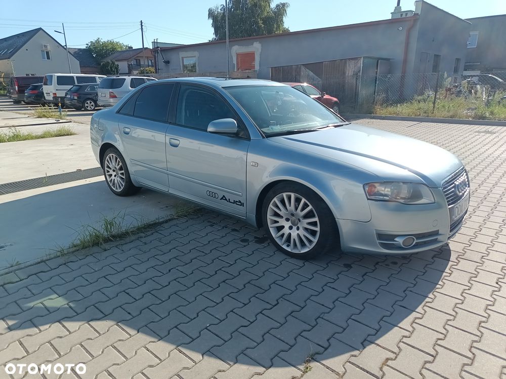 Audi A4 Limousine - 3
