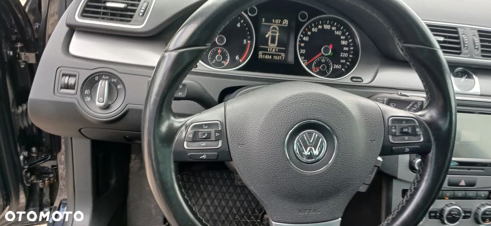 Volkswagen Passat 2.0 TDI DPF DSG 4Motion Highline - 8