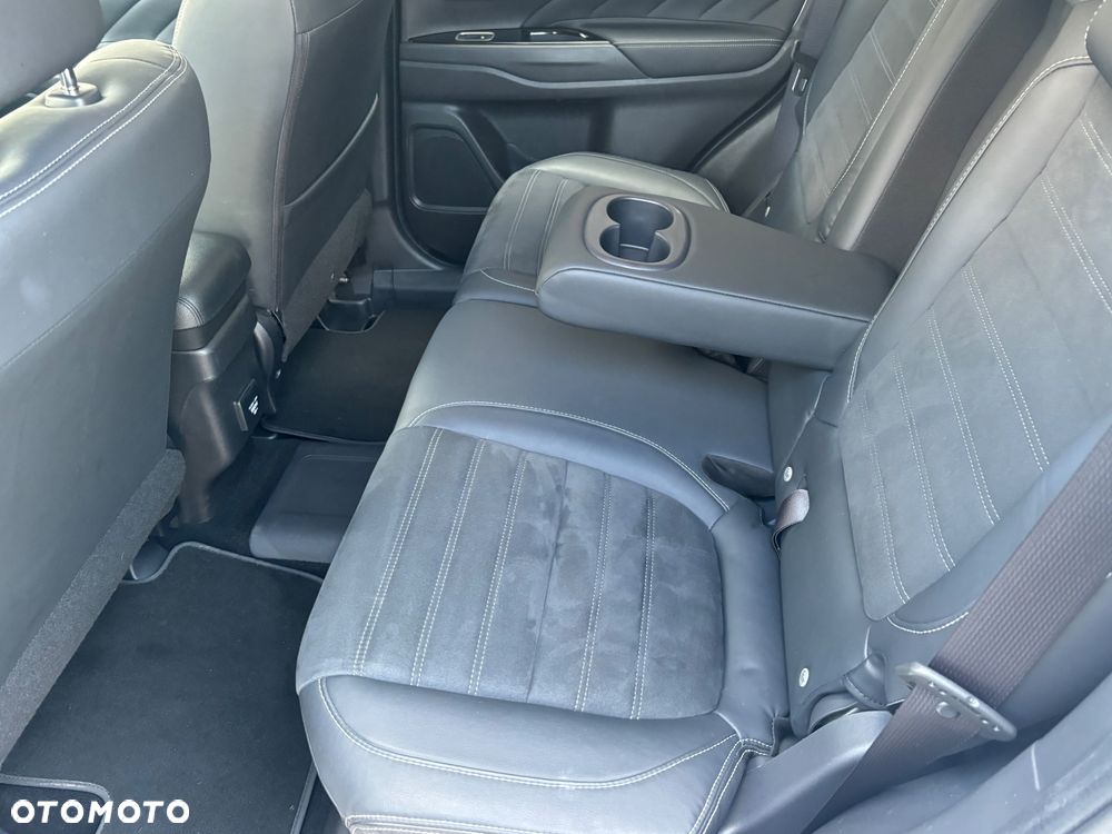 Mitsubishi Outlander 2.0 4WD Top - 24