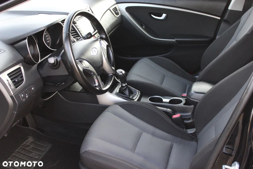 Hyundai i30 blue Kombi 1.6 GDi Style - 26