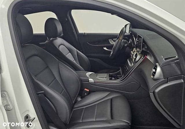 Mercedes-Benz GLC - 9