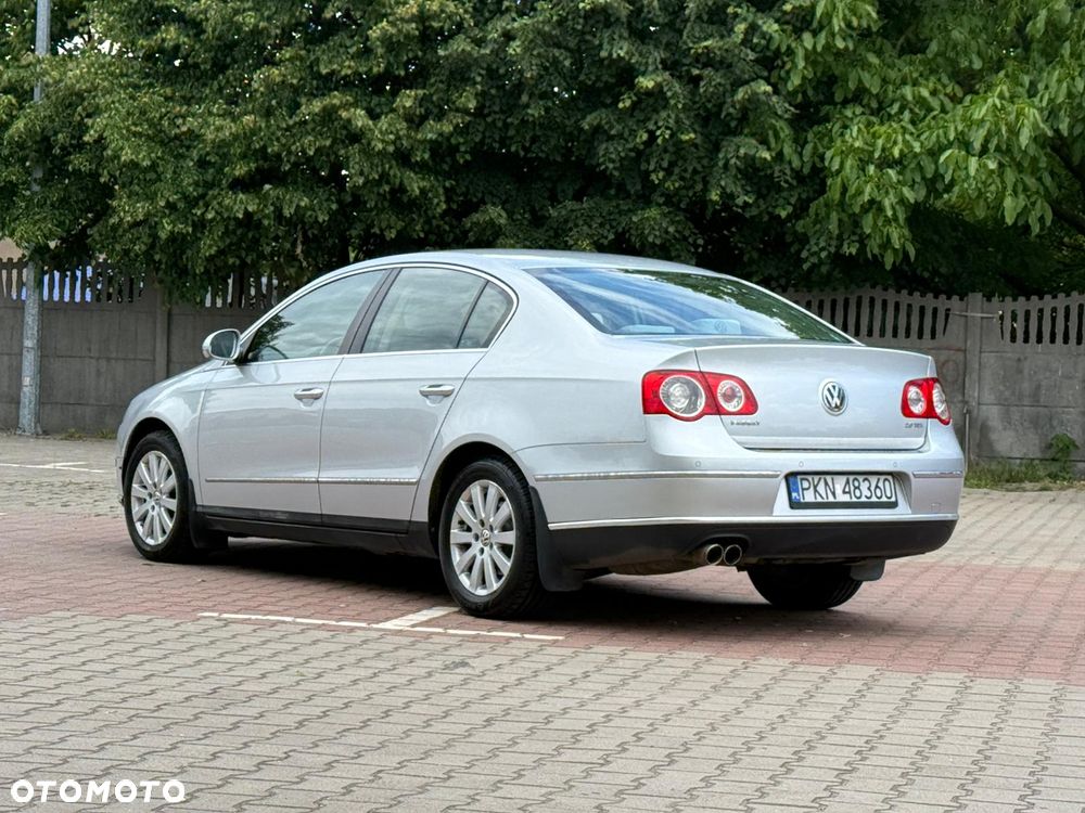 Volkswagen Passat 2.0 TDI Comfortline - 4