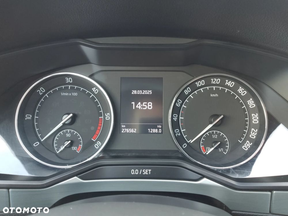 Skoda Superb 2.0 TDI Ambition DSG - 11