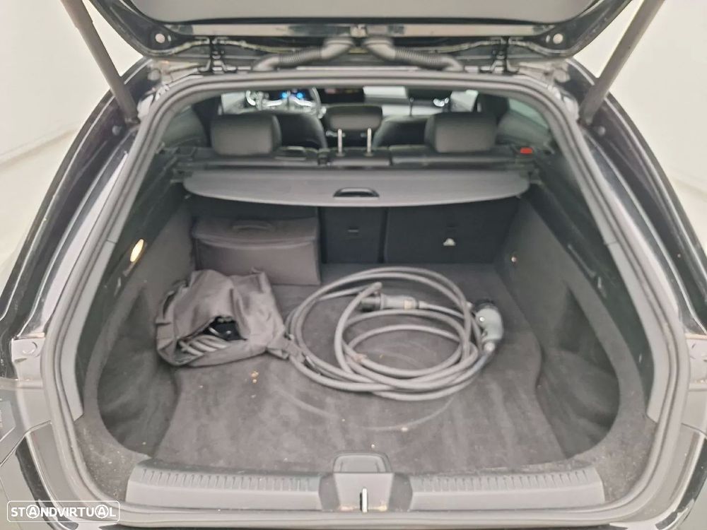 Mercedes-Benz CLA 250 e Shooting Brake Progressive - 13