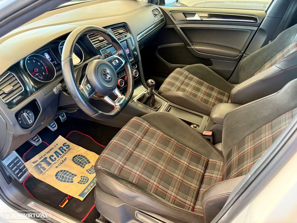 VW Golf GTI BlueMotion - 9