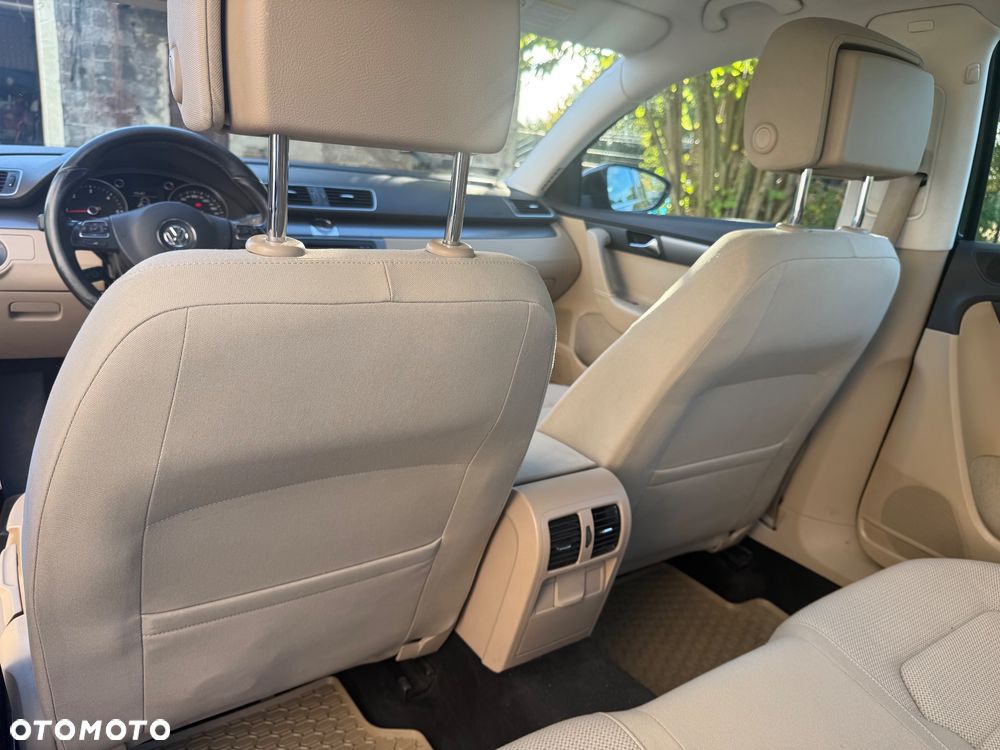 Volkswagen Passat - 18
