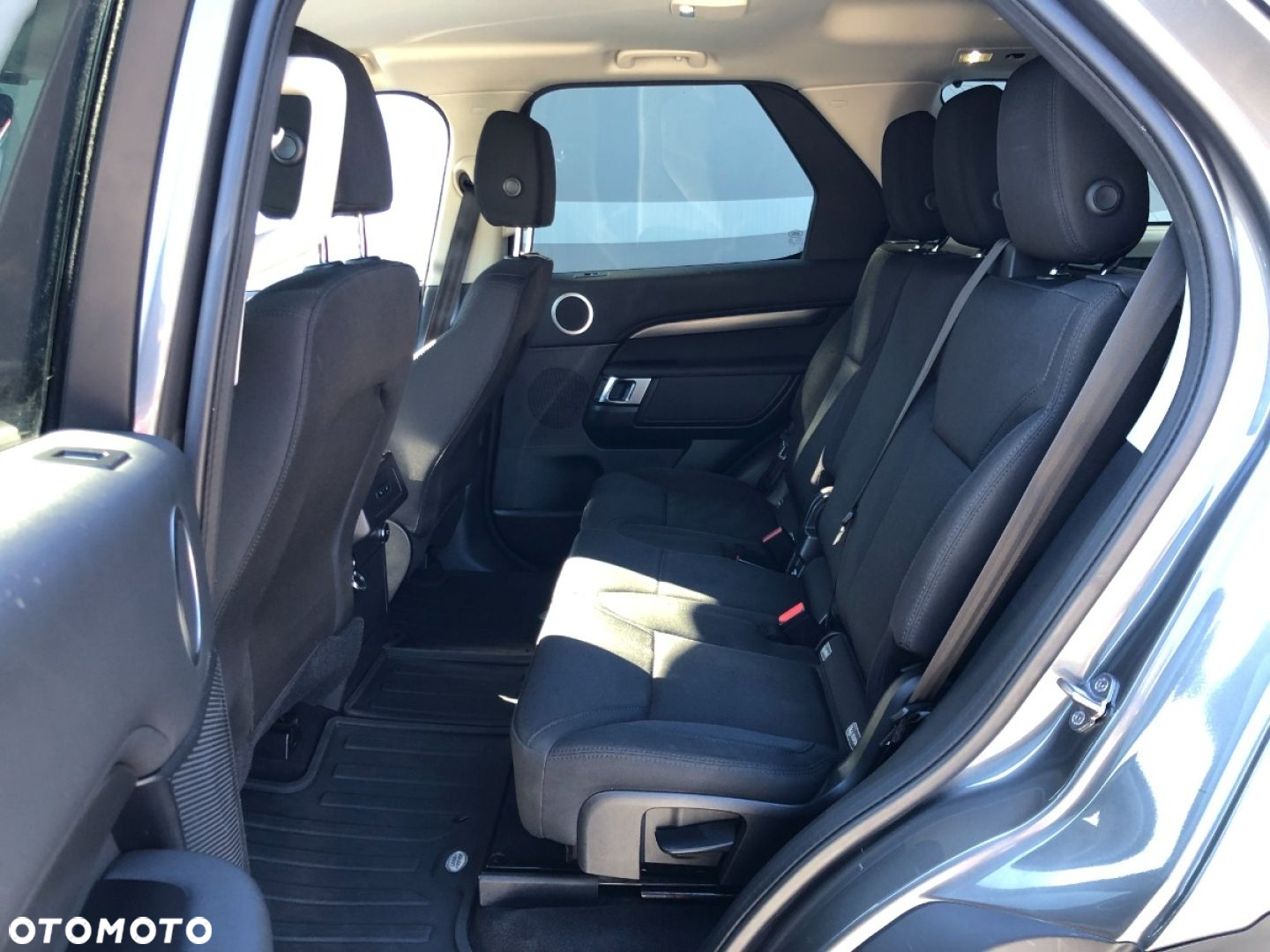 Land Rover Discovery V 2.0 SD4 SE - 29