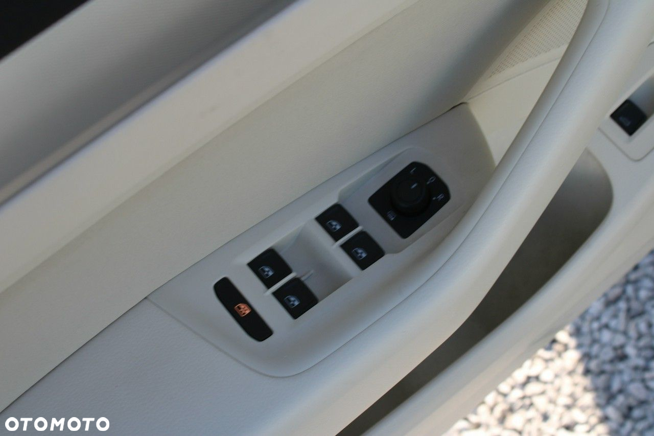 Volkswagen Passat - 15