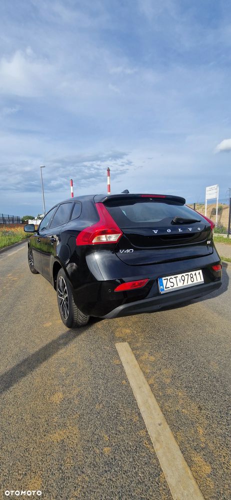 Volvo V40 D2 Momentum - 4