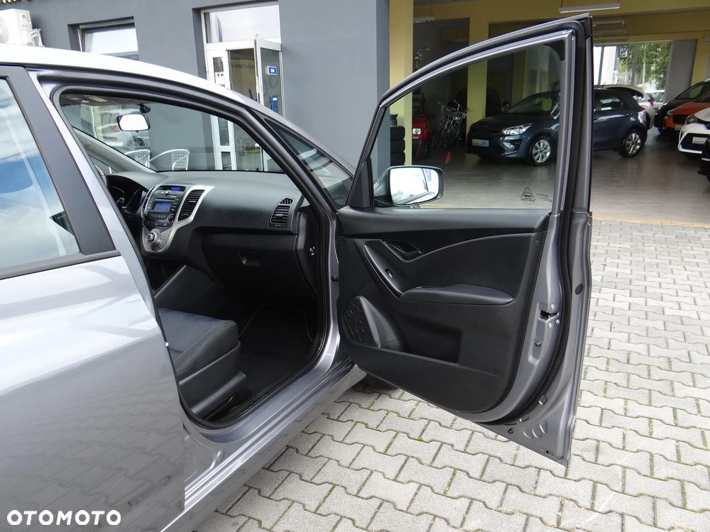 Hyundai ix20 1.4 blue Comfort - 32