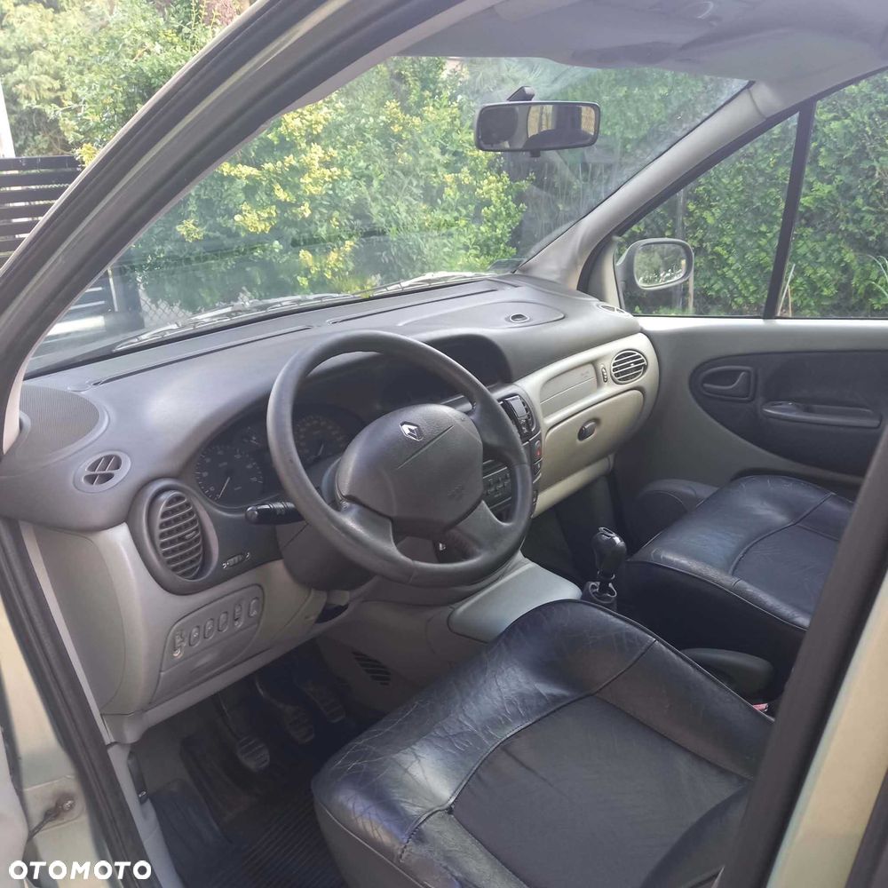 Renault Scenic - 5