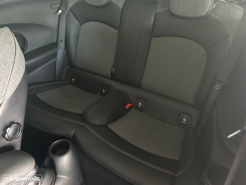 MINI 3 Portas Cooper D Aut. - 12