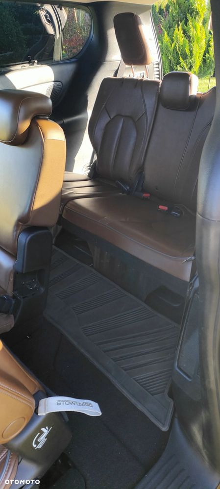 Chrysler Pacifica - 2