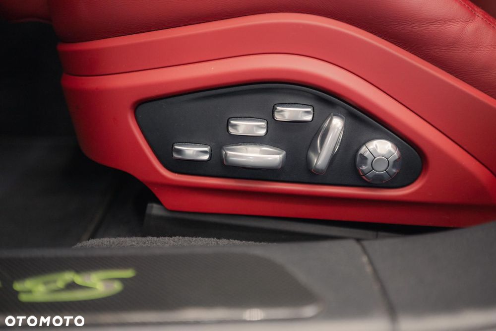Porsche Panamera - 33