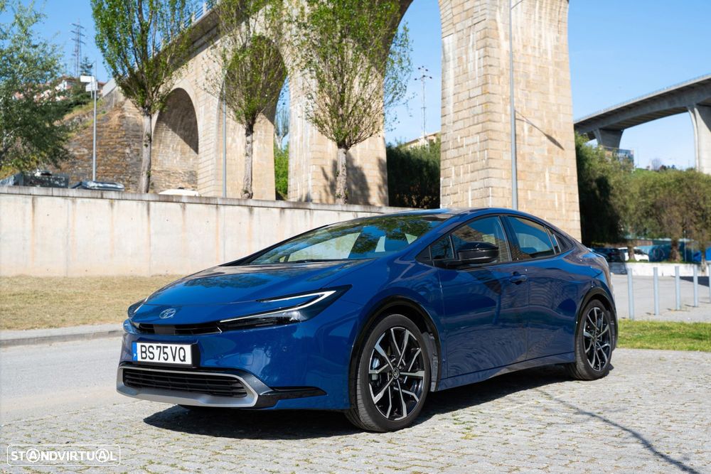 Toyota Prius 2.0 Plug-in Luxury - 2