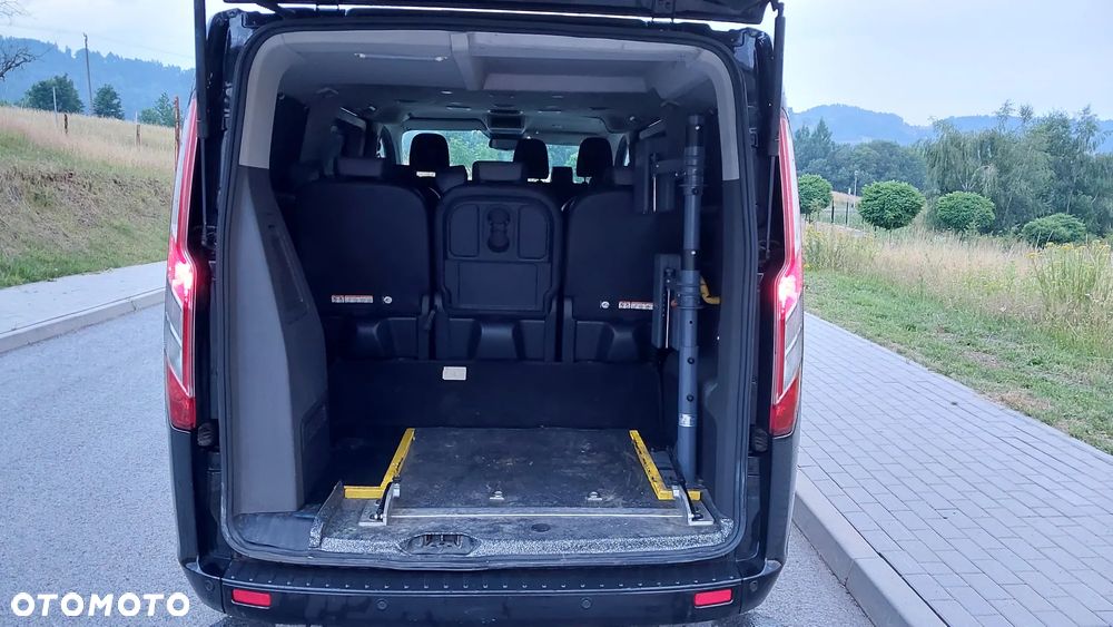 Ford Tourneo Custom - 14