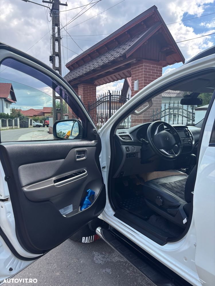 Mitsubishi L200 - 11